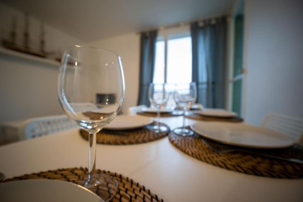 Fully Equipped Apartment Balcony Sleeps 7 Wifi Marseille Eksteriør billede